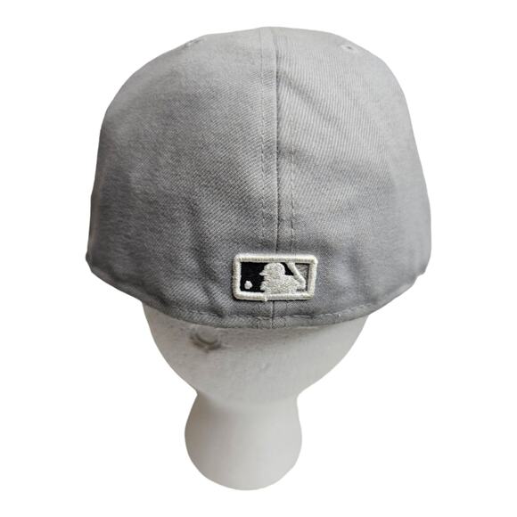 Philadelphia Philles New Era 59Fifty Fitted Baseball Hat 7 3/4 True Fit - Picture 8 of 9